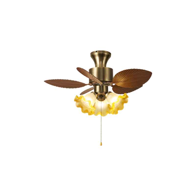 Immagine lifestyle del ventilatore con luce che fornisce illuminazione in una stanza