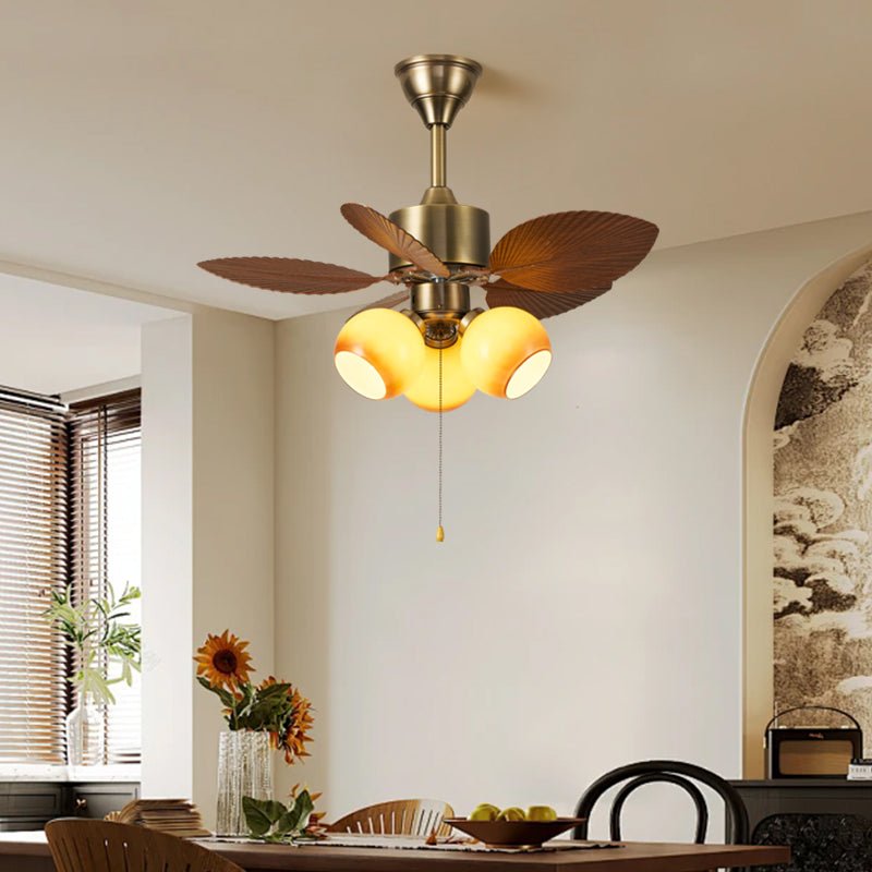 Ventilatore da Soffitto Gulliver Vintage con Pale a Foglia in movimento, che mostra la circolazione dell'aria