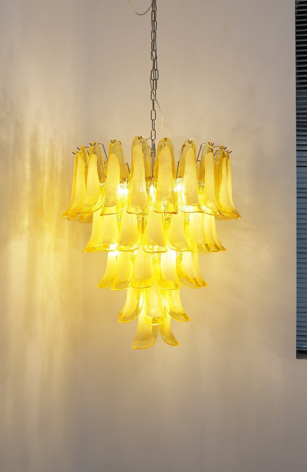 Aurora Chandelier Murano Glass Petal Wave - Blowlighting