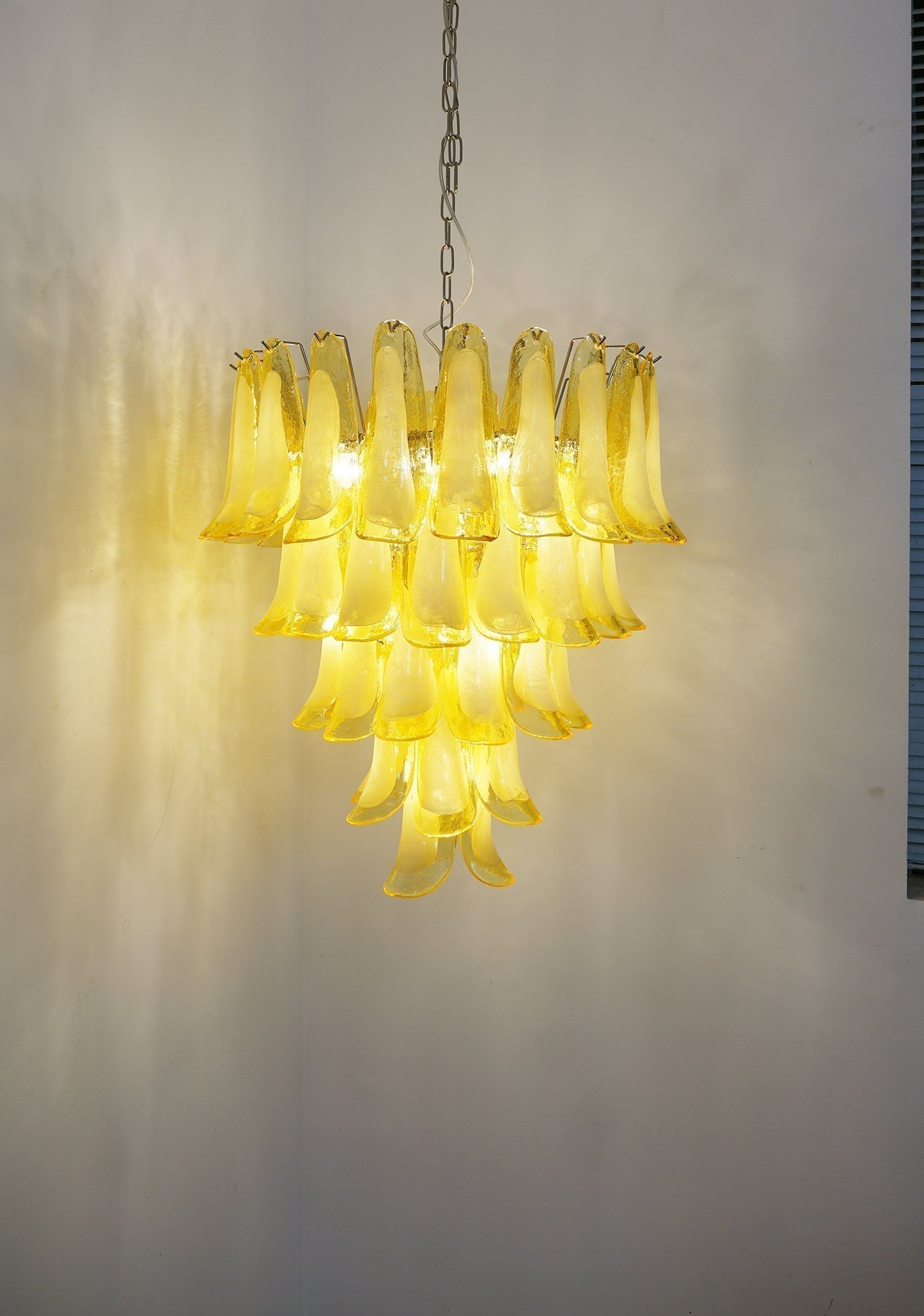 Aurora Chandelier Murano Glass Petal Wave - Blowlighting