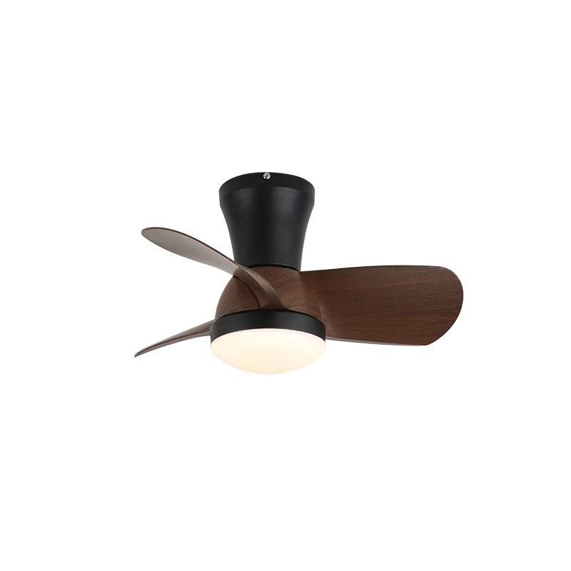 Ventilatore da soffitto Luvora minimalista con luce, che mostra il paralume bianco