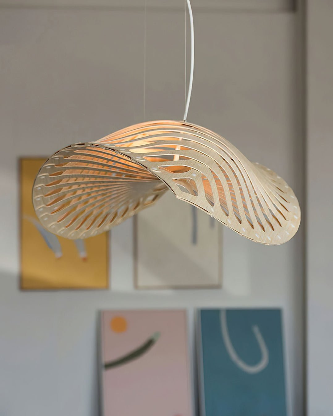 Veliren Leaf Wood Pendant Light - Blowlighting