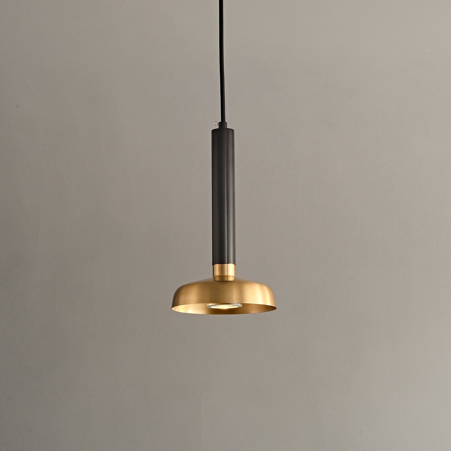 Zephyros Pendant Lamp - Blowlighting