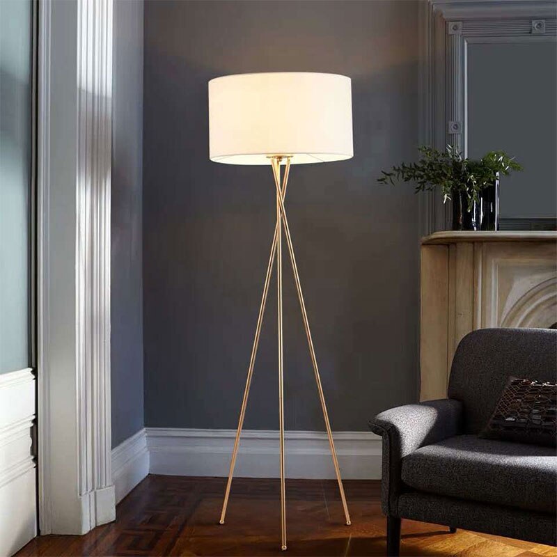 Baines Moderna LED Lampada da Terra Tessuto Bianco Treppiede Sala da Pranzo/Soggiorno/Camera da Letto